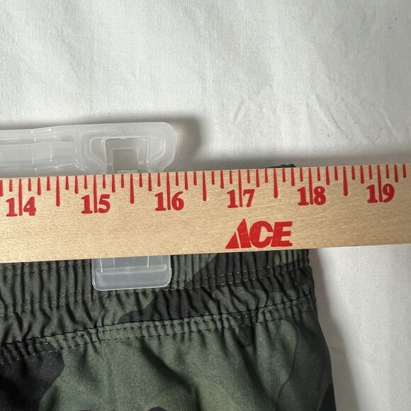 Old Navy Stretchtech Dry Quick Performance Camo Print Green Athletic Shorts L - Picture 4 of 5